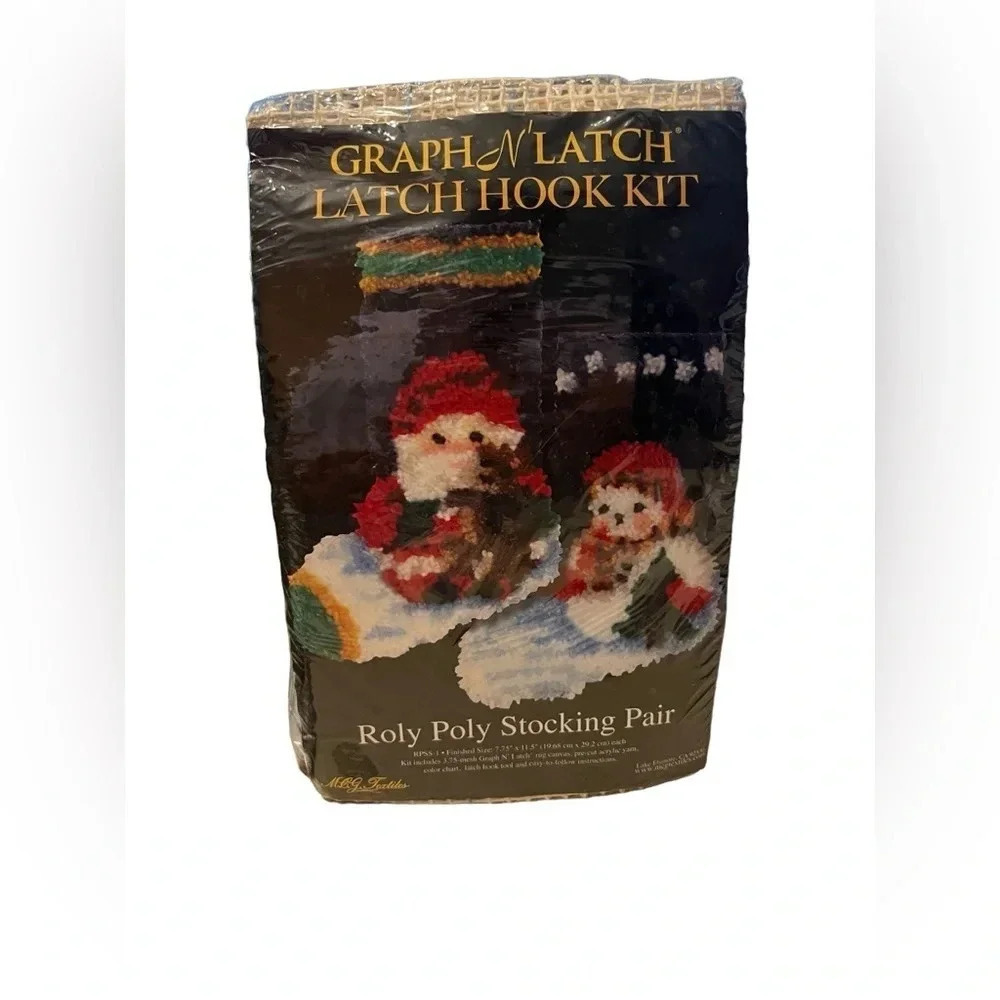 VINTAGE Graph N Latch Roly Poly Stocking Pair LATCH HOOK RUG KIT 7.75" x 11.5"